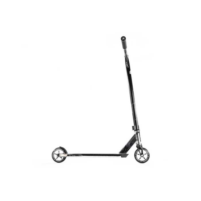 Versatyl Bloody Mary V2, S2S Edition Scooter - Chrome/Black Versatyl Bloody Mary V2, S2S Edition Patini - Xromio/Mavro